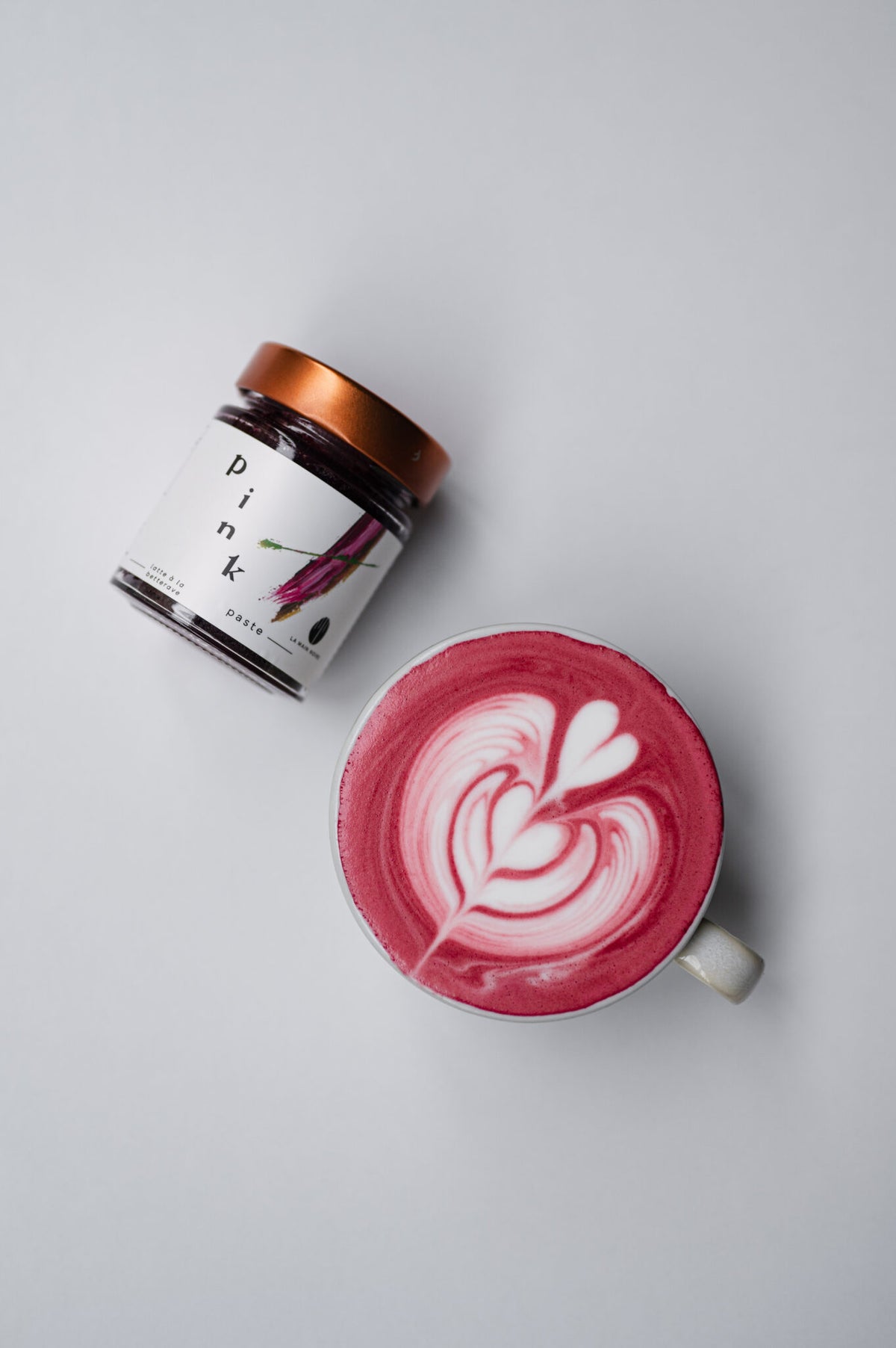 Pink Paste bio – La Main Noire