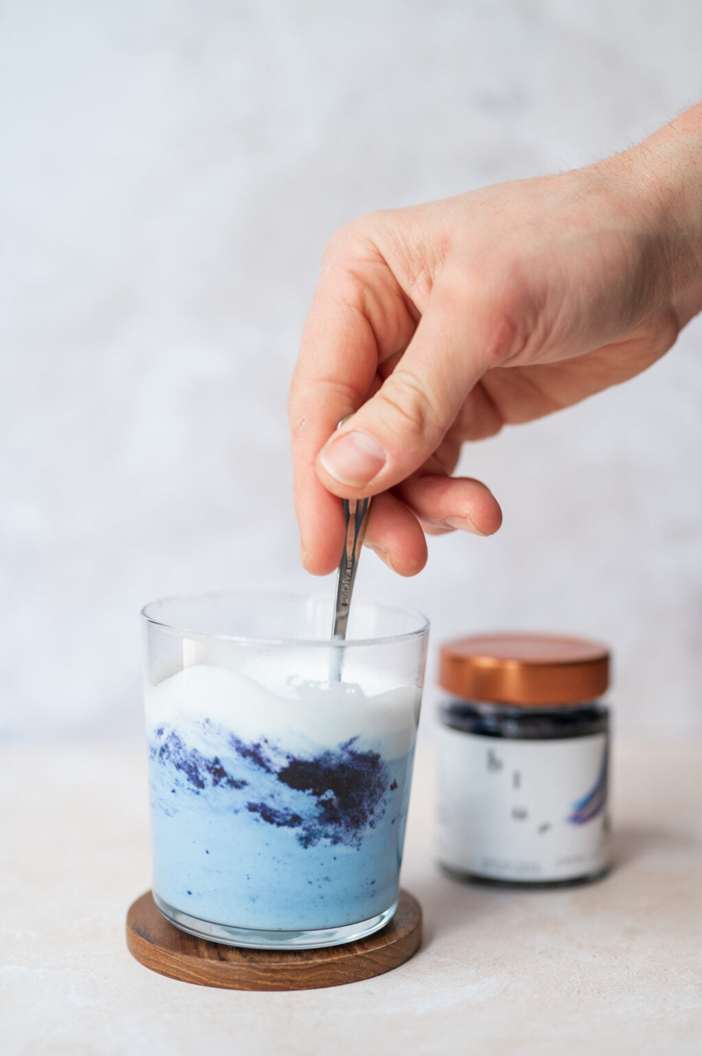 Blue Paste bio – La Main Noire